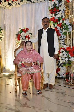 Usman & Hafsa Barat 00180