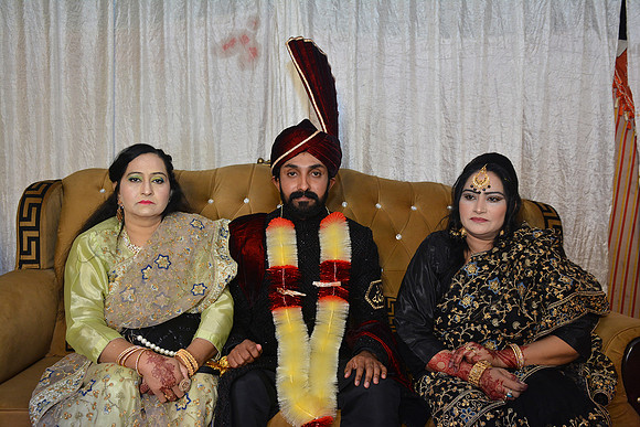 Usman & Hafsa Barat 00078