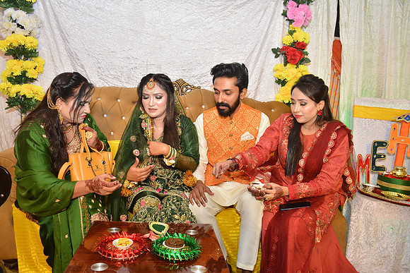 Usman & Maria Mehndi 00170