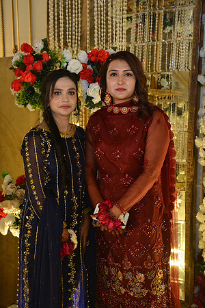 Usman & Hafsa Barat 00175