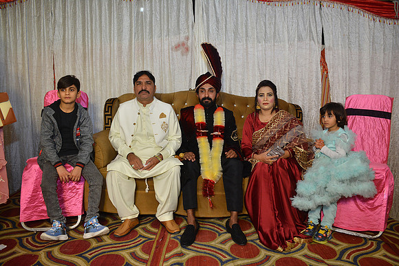 Usman & Hafsa Barat 00070
