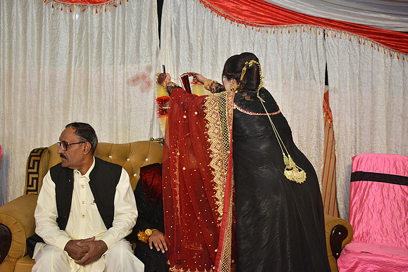Usman & Hafsa Barat 00056