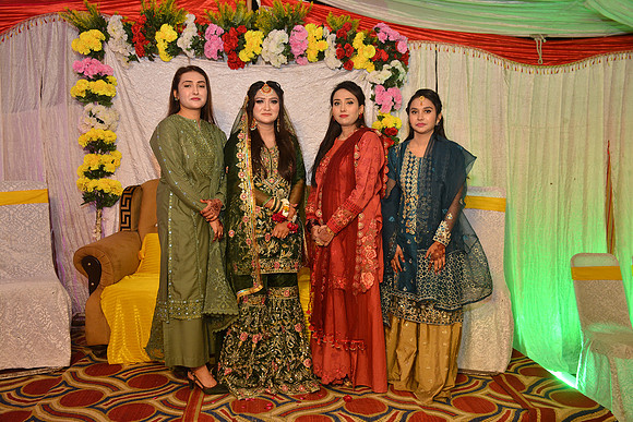 Usman & Maria Mehndi 00078