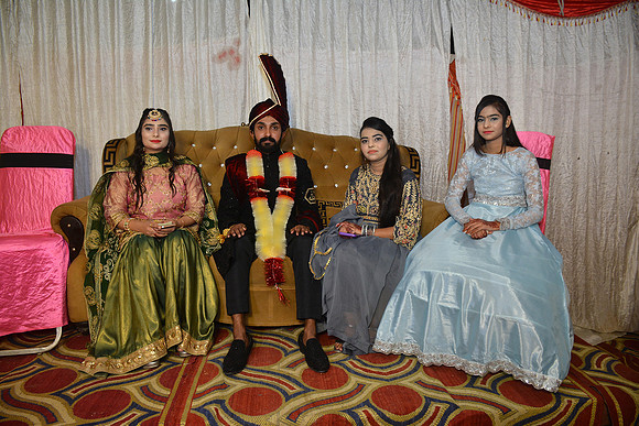 Usman & Hafsa Barat 00089