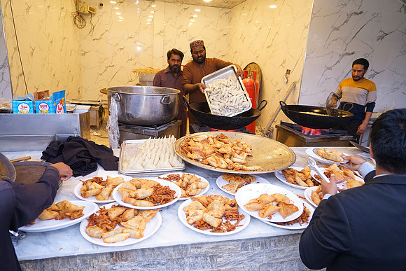 Rosa Blanca Iftaari 00012