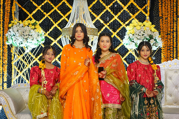 Ayesha & Arslan Mehndi 00068