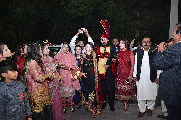 Usman & Hafsa Barat 00136