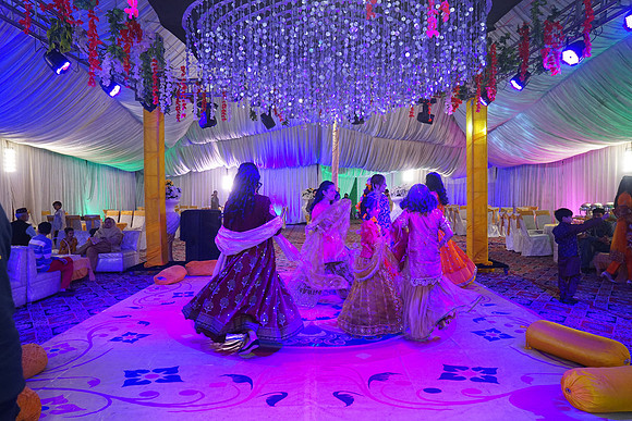 Ayesha & Arslan Mehndi 00137