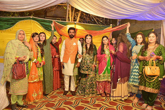 Usman & Maria Mehndi 00166