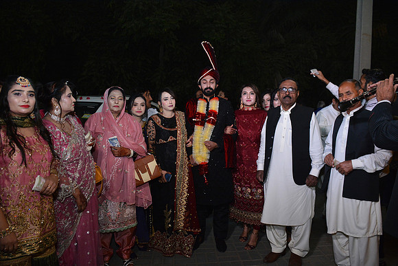 Usman & Hafsa Barat 00134