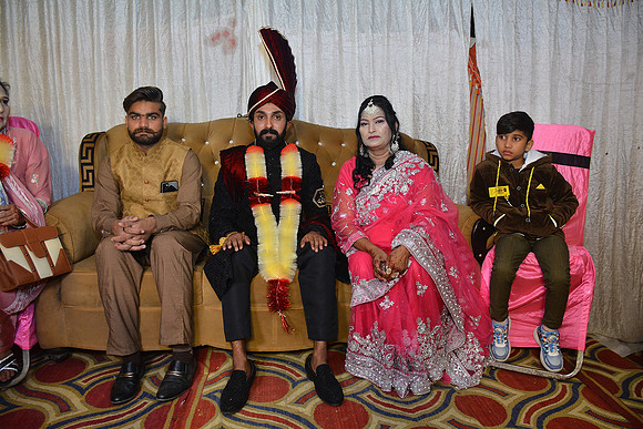 Usman & Hafsa Barat 00077