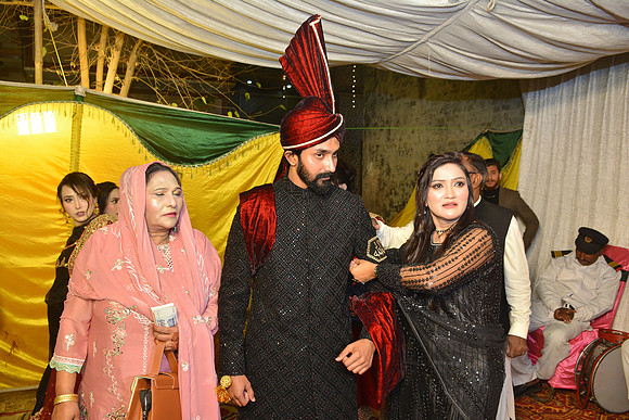Usman & Hafsa Barat 00047