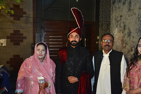 Usman & Hafsa Barat 00041