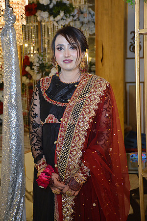 Usman & Hafsa Barat 00197
