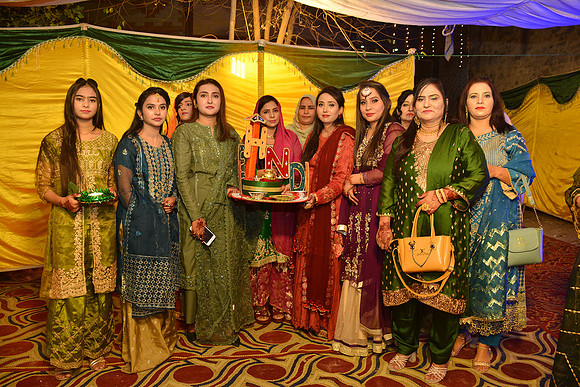 Usman & Maria Mehndi 00146