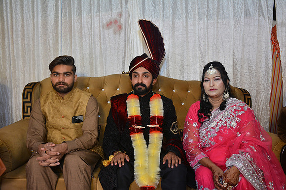 Usman & Hafsa Barat 00076
