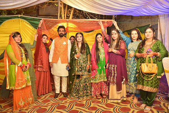 Usman & Maria Mehndi 00165