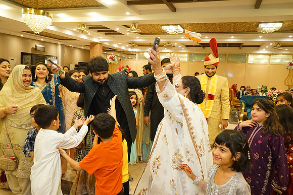 Farhan & Anum Barat 00206