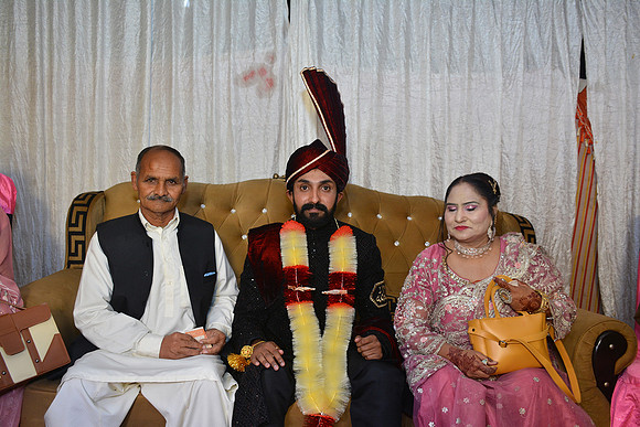 Usman & Hafsa Barat 00073