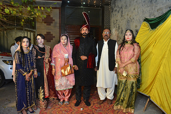 Usman & Hafsa Barat 00043