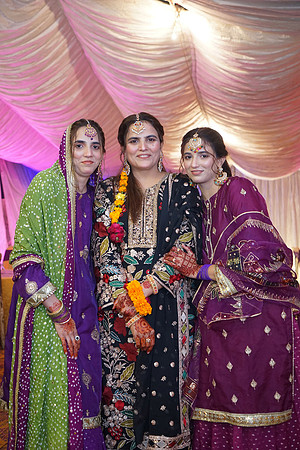 Iqra & Amjad Mehndi 00142