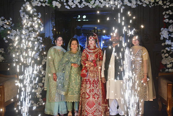 Usman & Hafsa Barat 00210