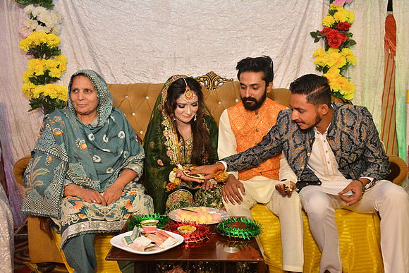Usman & Maria Mehndi 00190