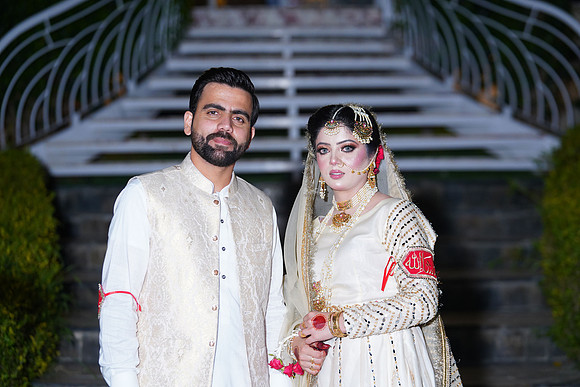 Azhar & Ayesha 00057