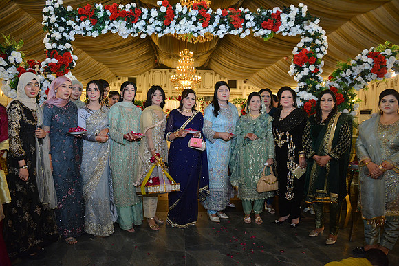 Usman & Hafsa Barat 00123