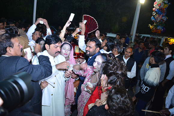 Usman & Hafsa Barat 00142