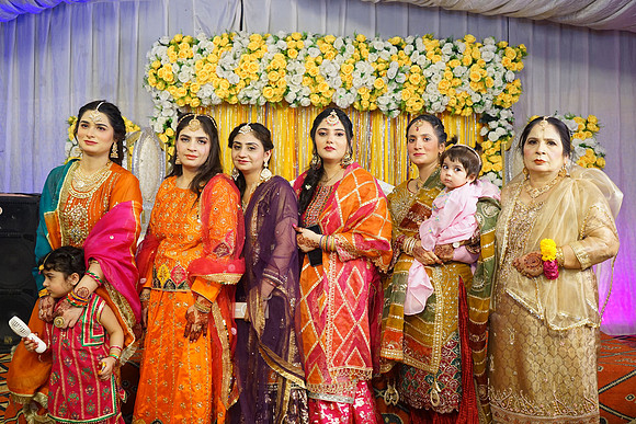 Rafiya & Fahad Mehndi 00139