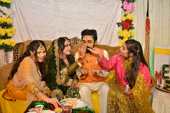 Usman & Maria Mehndi 00216