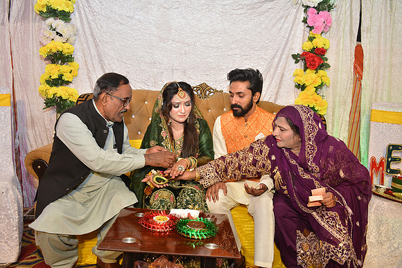 Usman & Maria Mehndi 00173