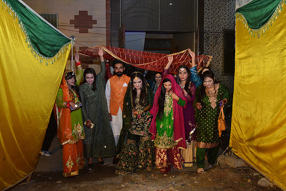 Usman & Maria Mehndi 00158