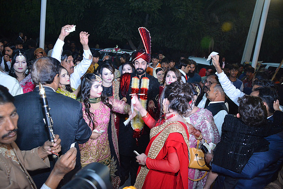 Usman & Hafsa Barat 00140