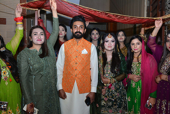 Usman & Maria Mehndi 00157