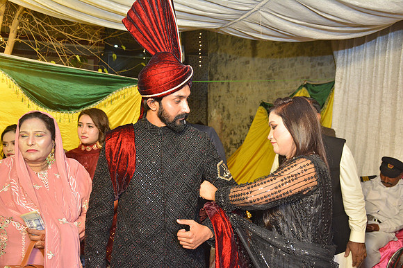 Usman & Hafsa Barat 00045