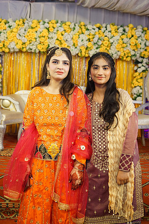 Rafiya & Fahad Mehndi 00090