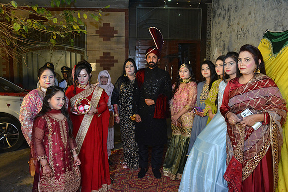 Usman & Hafsa Barat 00036
