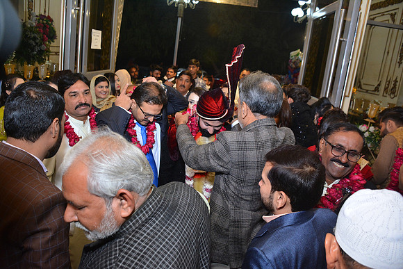 Usman & Hafsa Barat 00156