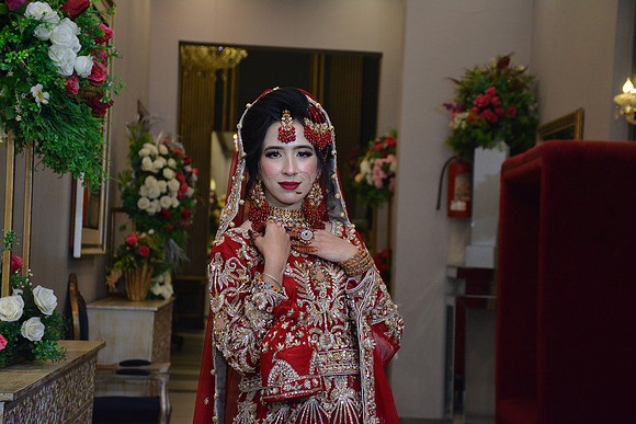 Usman & Hafsa Barat 00118