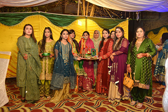 Usman & Maria Mehndi 00143