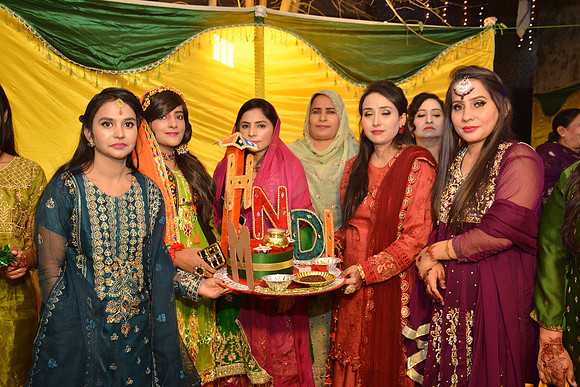 Usman & Maria Mehndi 00144