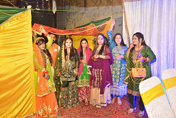 Usman & Maria Mehndi 00163