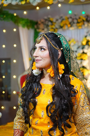 Uzair & Faria Mehndi 00088