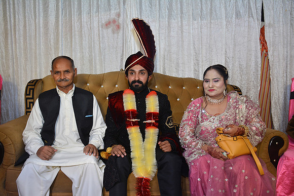 Usman & Hafsa Barat 00072