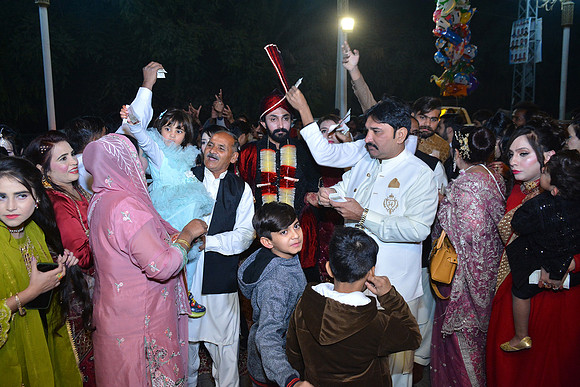Usman & Hafsa Barat 00147