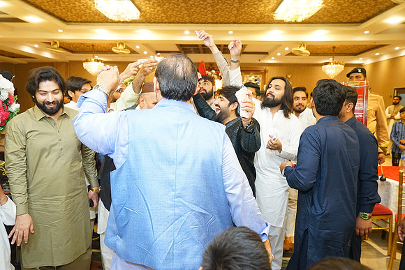 Farhan & Anum Barat 00167