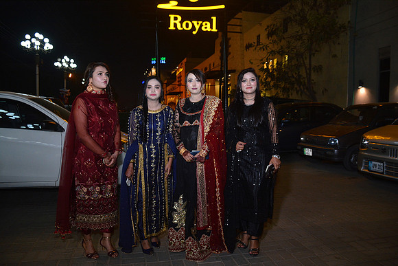 Usman & Hafsa Barat 00131