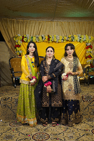 Umer Hayat & Qurat ul Ain Mehndi 00181